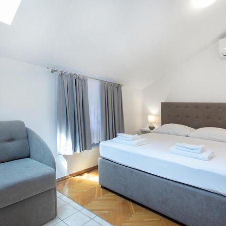 Apartmaji Pri Perotu Izola Exteriör bild