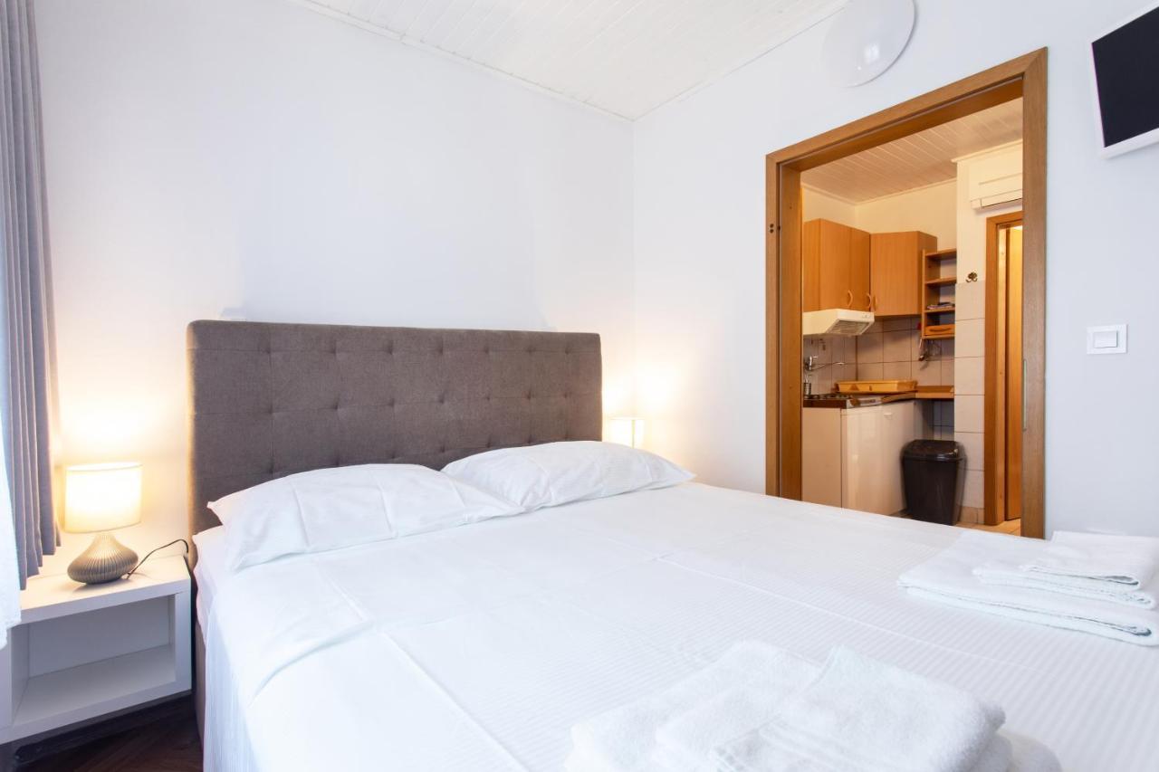 Apartmaji Pri Perotu Izola Exteriör bild