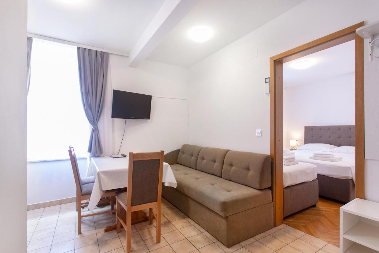 Apartmaji Pri Perotu Izola Exteriör bild