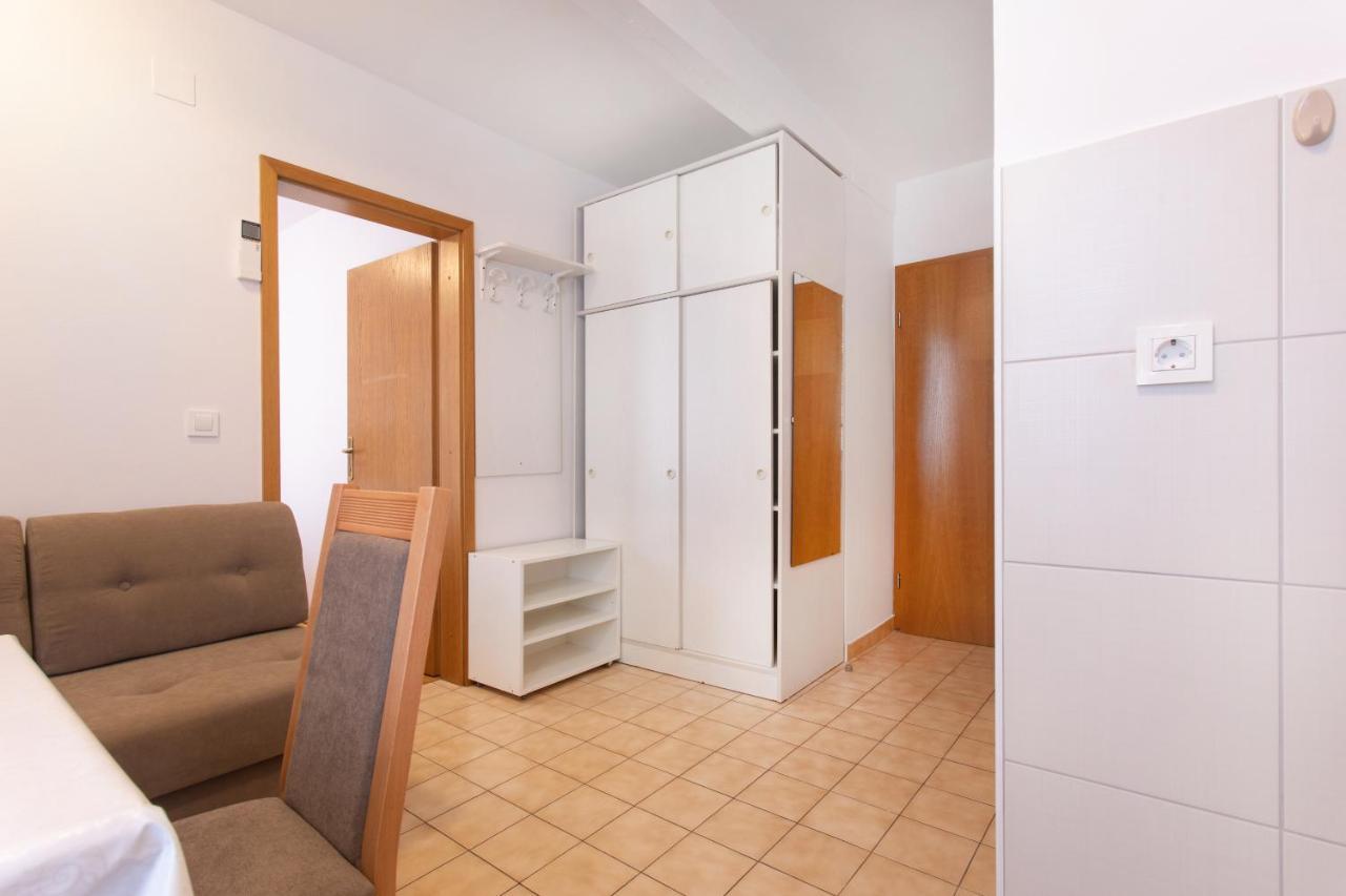 Apartmaji Pri Perotu Izola Exteriör bild