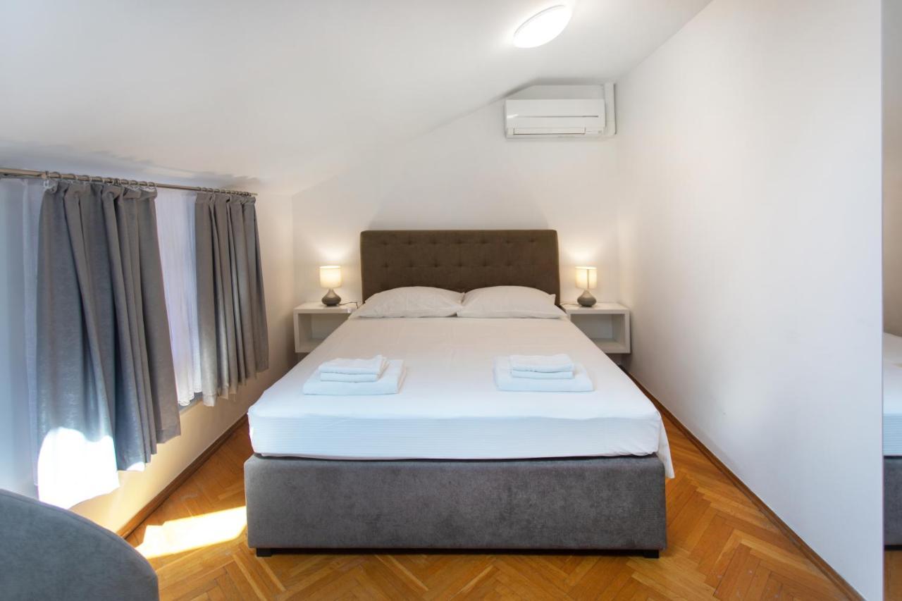 Apartmaji Pri Perotu Izola Exteriör bild