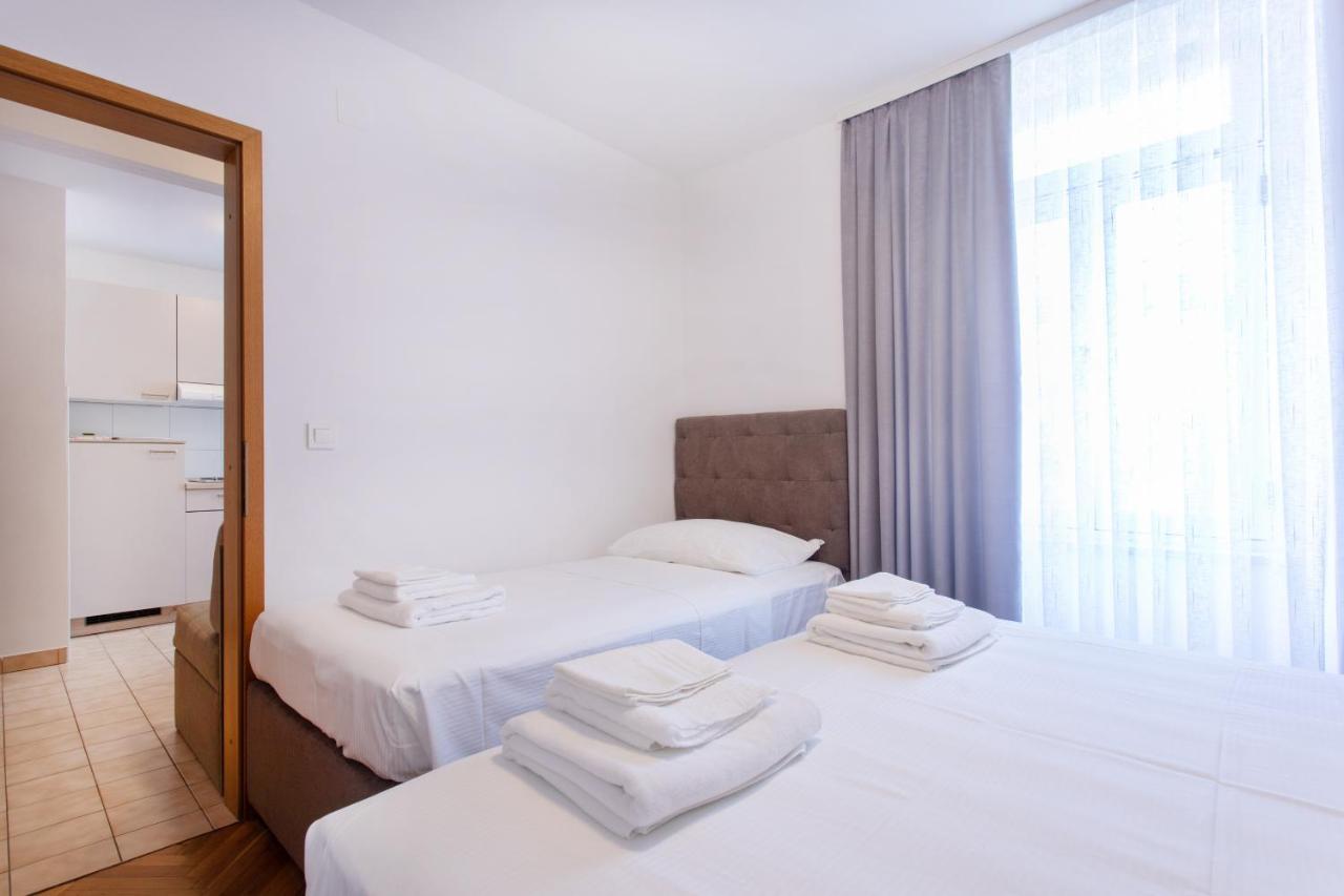 Apartmaji Pri Perotu Izola Exteriör bild