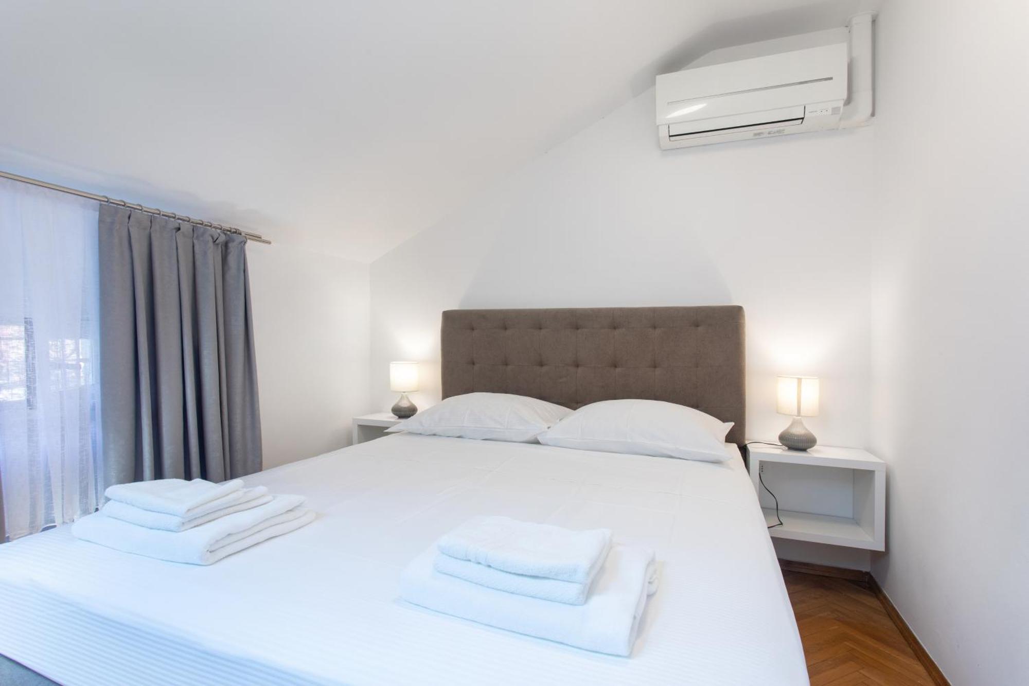 Apartmaji Pri Perotu Izola Exteriör bild