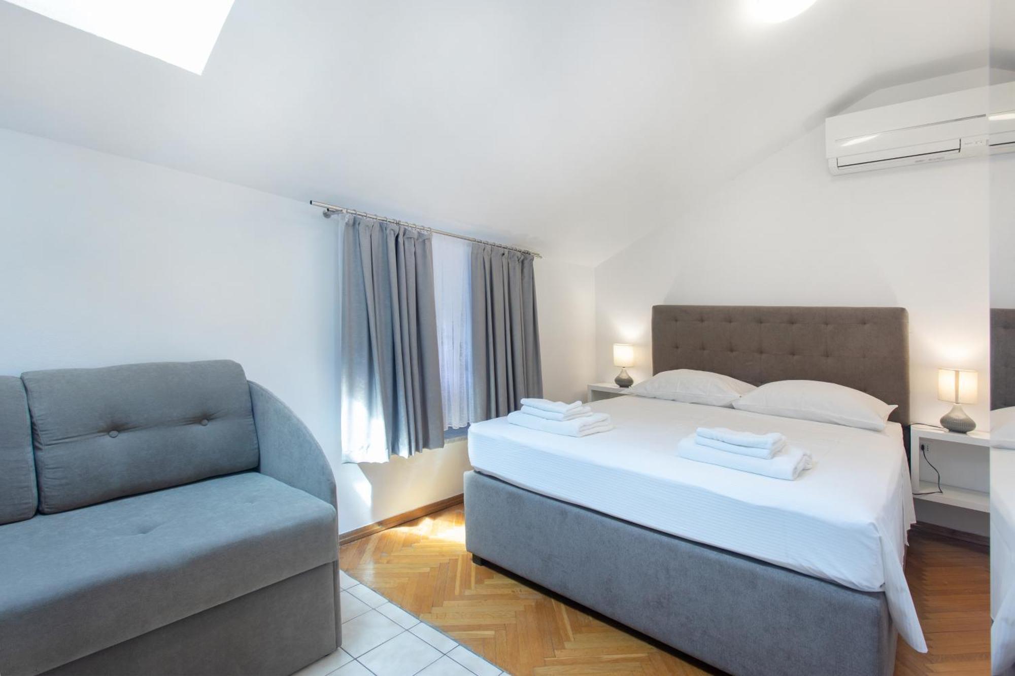 Apartmaji Pri Perotu Izola Exteriör bild