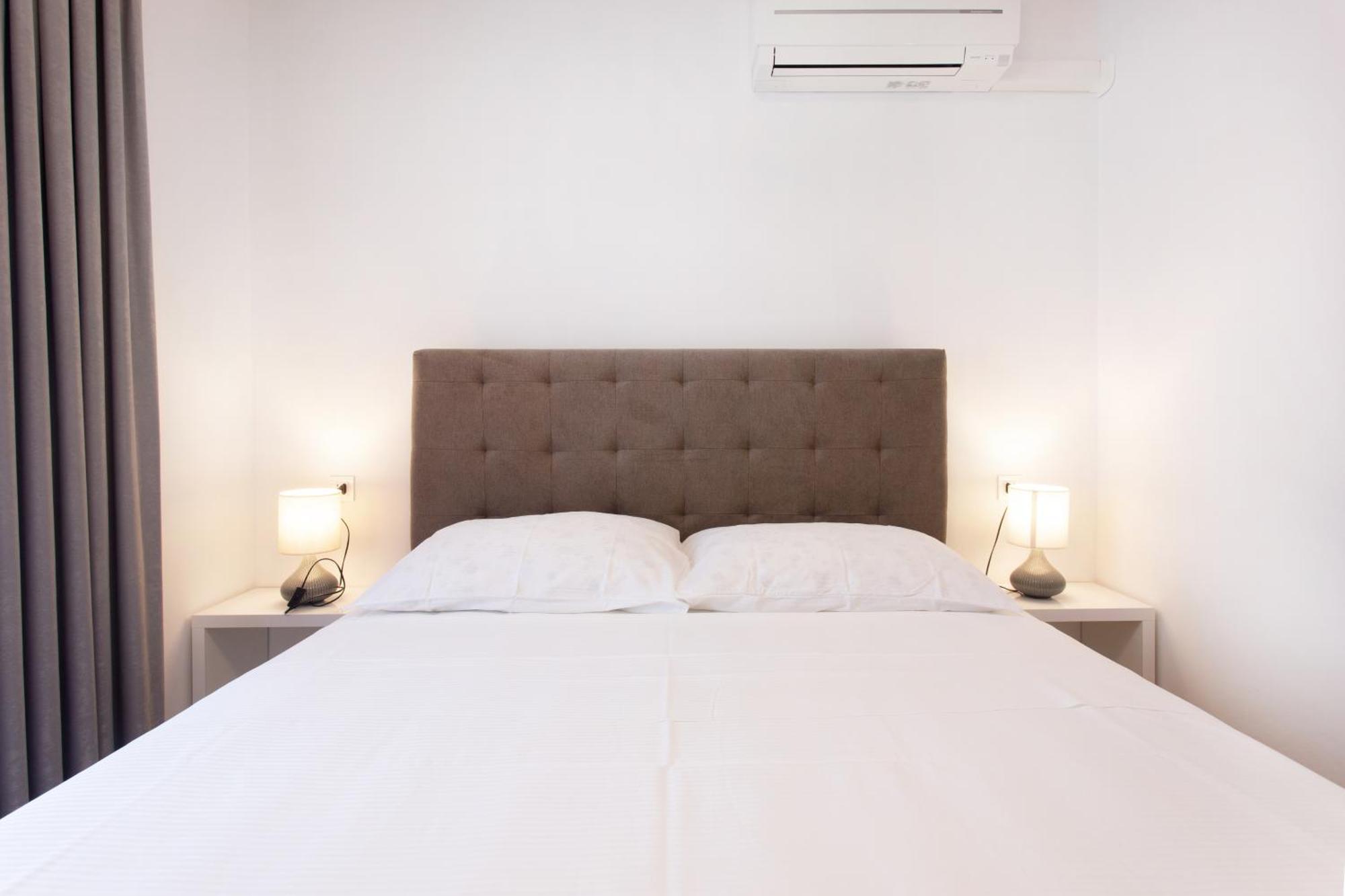 Apartmaji Pri Perotu Izola Exteriör bild